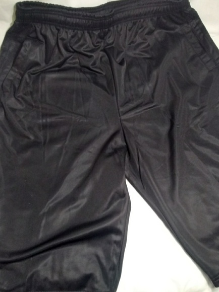 Mens XL black athletic shorts NEW w/out tags - Picture 1 of 3